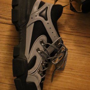 Gucci Grey Fast trek (leather)